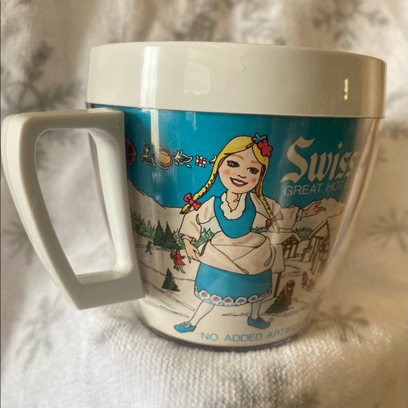 Vintage 8 oz. Swiss Miss Hot Chocolate Cup! - Picture 5 of 6